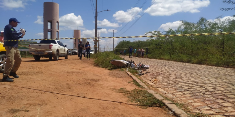 Homem é esmagado por caminhão bitrem em Mossoró