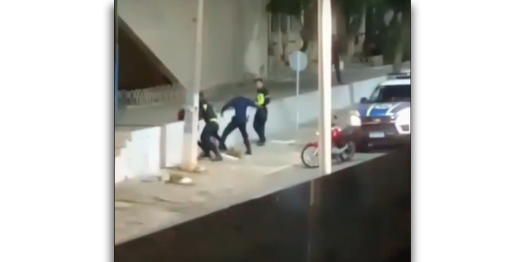 Família de adolescentes agredidos por agentes vai processar o município