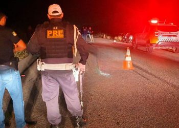 Mulher morre e homem fica ferido em batida entre motos em Baraúna