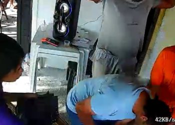 Casal realiza assalto em restaurante de Mossoró e câmeras registram ação criminosa