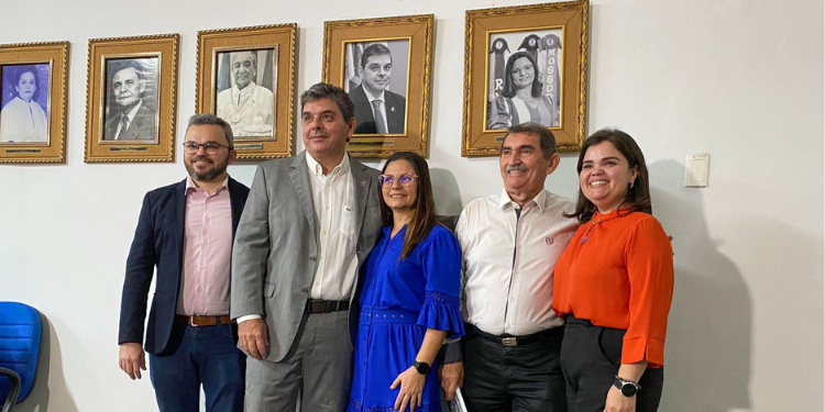 Pedro Fernandes e Fátima Raquel ganham fotos na Galeria de Ex-Reitores da UERN