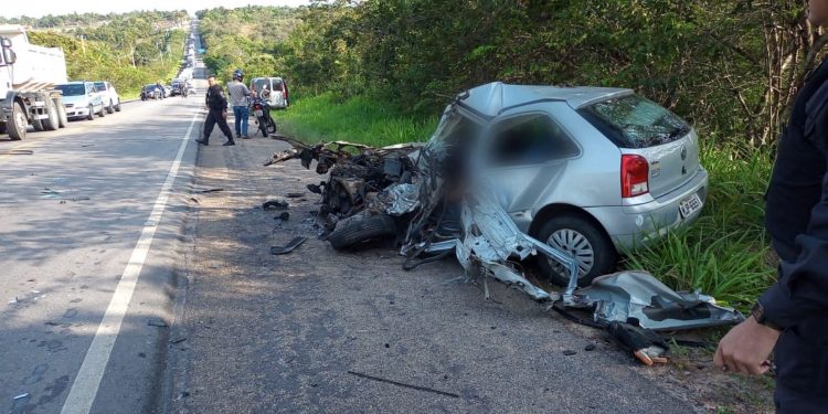 Motorista morre e mais de 20 pessoas ficam feridas em acidente na BR 406