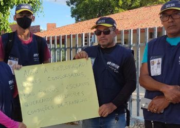 Recenseadores do IBGE fazem greve por melhores condições de trabalho em Mossoró