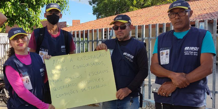 Recenseadores do IBGE fazem greve por melhores condições de trabalho em Mossoró