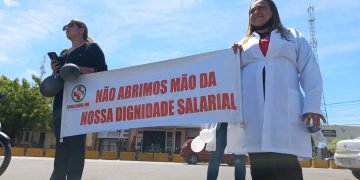 Profissionais da enfermagem protestam contra suspensão da lei do piso
