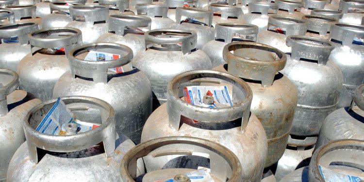 Após reajuste, gás de cozinha passa a custar em média R$ 120 no RN