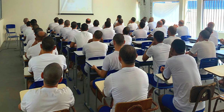 Mais de 2,5 mil presos farão provas para concluir ensino básico no RN