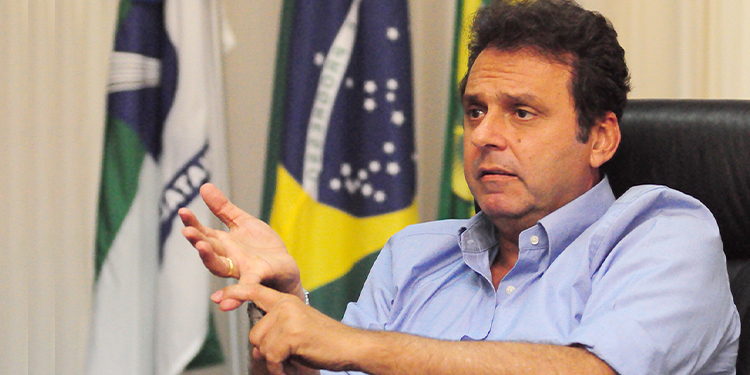 Favorito nas pesquisas, Carlos Eduardo ficou em 3° lugar em mais de 60 cidades do RN