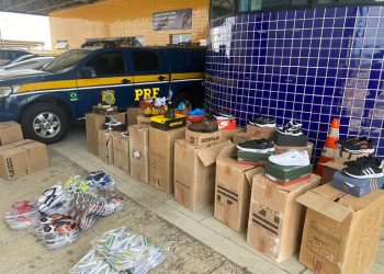 PRF apreende calçados falsificados na BR 304 em Mossoró