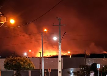 Fogo em lixão de Caraúbas assusta moradores