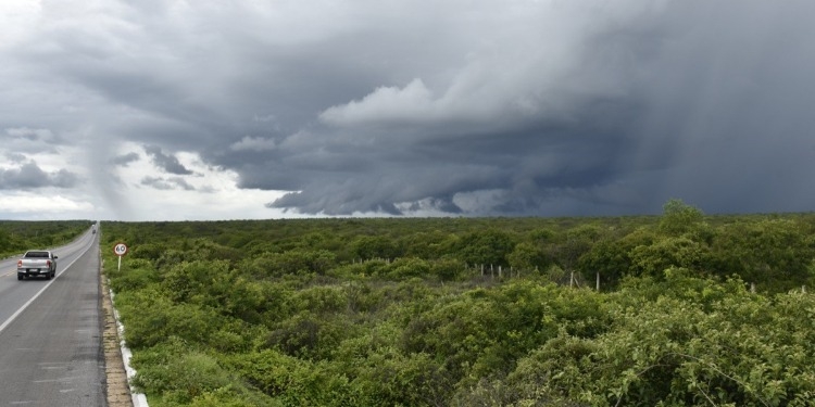 Inmet alerta para chuvas intensas; RN tem previsão de chuvas acima do normal para os próximos meses