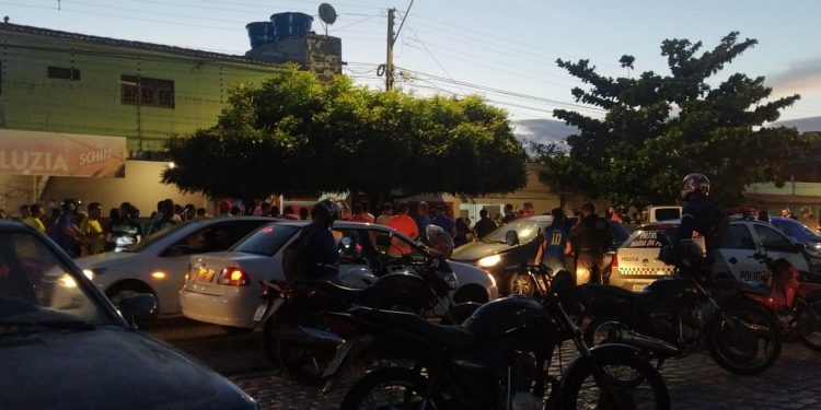 Homem é executado a tiros em bar no Bairro Santo Antônio