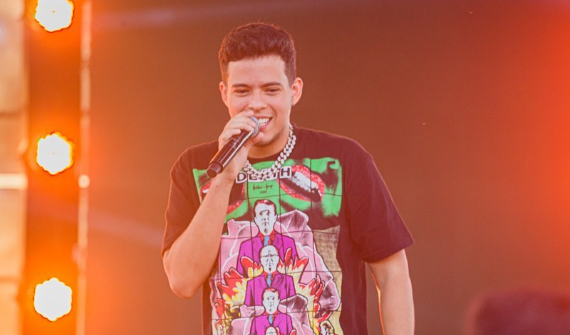 Após testar positivo para covid, cantor Felipe Amorim cancela agenda em Mossoró