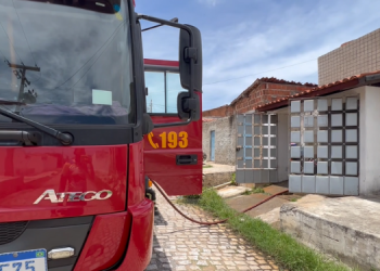 Residência pega fogo em Assú