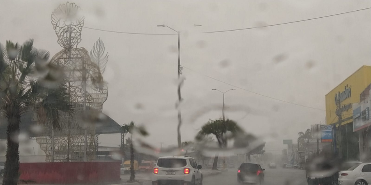 Mossoró tem primeira segunda-feira do ano chuvosa