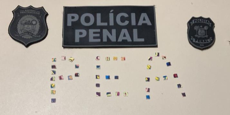 Mulher é presa tentando entrar com LSD em Alcaçuz