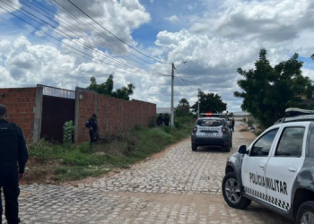 Dois assaltantes morrem após confronto com a PM