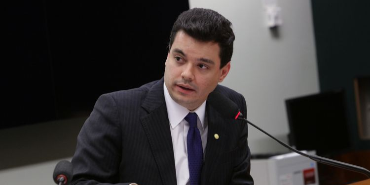 Golpistas usam imagem de vice-governador Walter Alves em tentativa de fraude