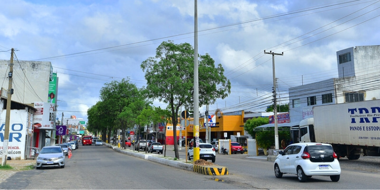 Rotas de ônibus são alteradas durante interdição na Av Presidente Dutra