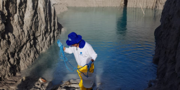 Lagoa Azul? Caern investiga água com tonalidade azul turquesa que surgiu em Parnamirim
