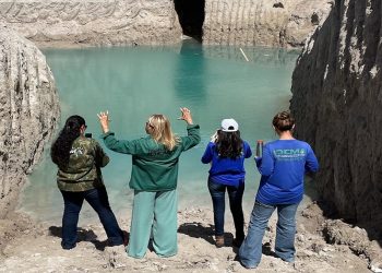 Lagoa azul de Parnamirim: populares invadem obra para tomar banho