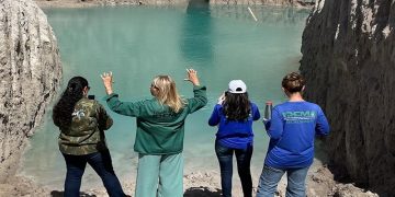Lagoa azul de Parnamirim: populares invadem obra para tomar banho