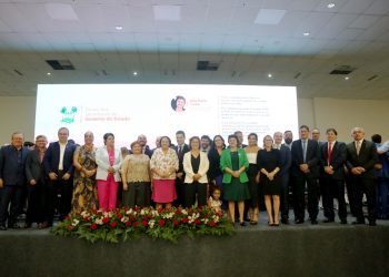 Durante posse de novos secretários, governadora promete duplicar BR-304