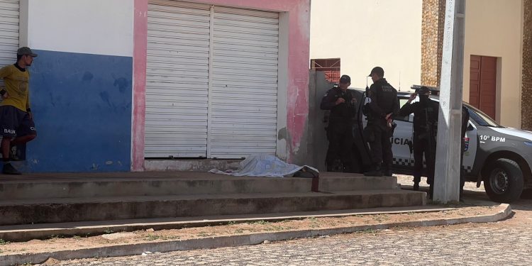 Homem é assassinado a tiros em calçada na zona rural de Assú