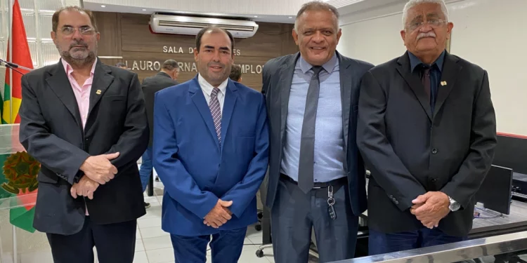 Câmara de Caraúbas retorna trabalhos legislativos dia 15/02