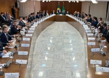 Lula se reúne com governadores para discutir pacto federativo