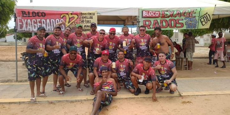 Bloco promove bingo com sacos de cimento para arrecadar dinheiro para o Carnaval