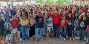 Professores da rede estadual aprovam indicativo de greve