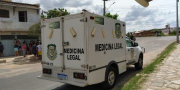 Homem é morto a tiros em via pública no Bairro Santo Antônio