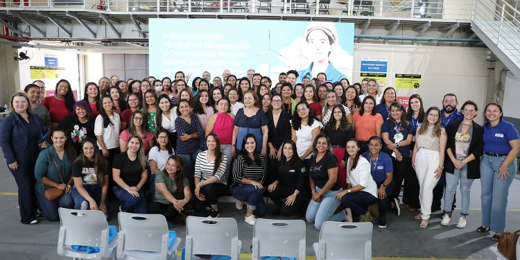 76 mulheres participam de curso para trabalhar no setor de energias renováveis no RN