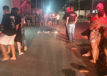 Mulher morre ao atravessar rua no Bairro Aeroporto II