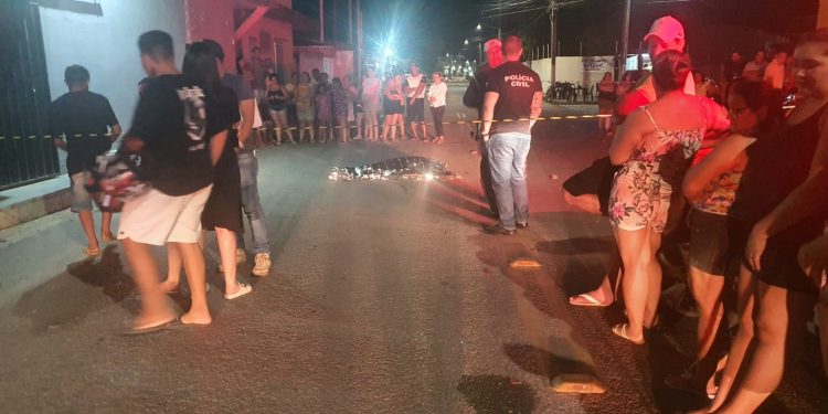 Mulher morre ao atravessar rua no Bairro Aeroporto II