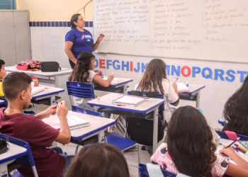 Através de nota, Prefeitura diz ser inviável reajuste reivindicado por professores