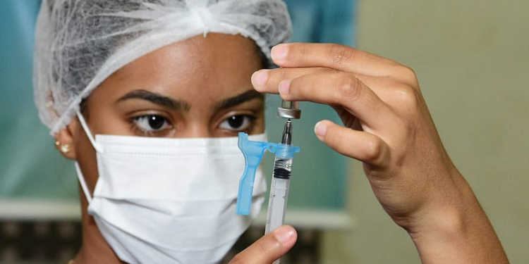 Vacina bivalente passa a contemplar gestantes e puérperas em Mossoró