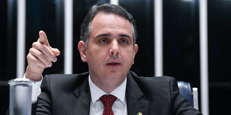 Rodrigo Pacheco encaminha a Lula pedido de intervenção das Forças Armadas no RN