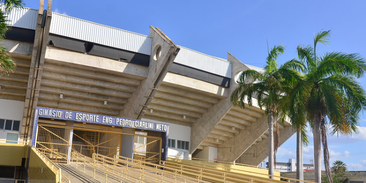 Prefeitura abre inscrições para escolinha de vôlei no Ginásio Pedro Ciarlini