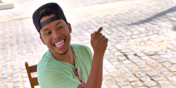 Potiguar faz sucesso na internet com paródias e pegadinhas com artistas