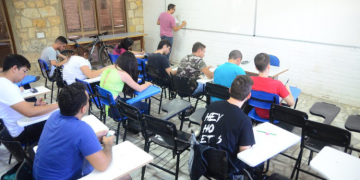 UERN volta atrás e adia retorno de aulas presenciais