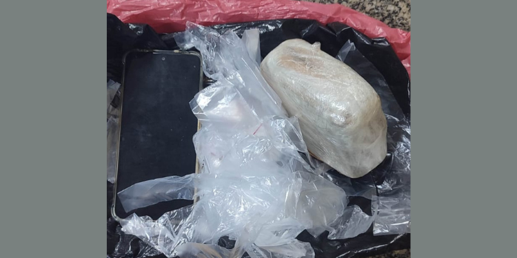 Polícia prende homem com drogas na cueca