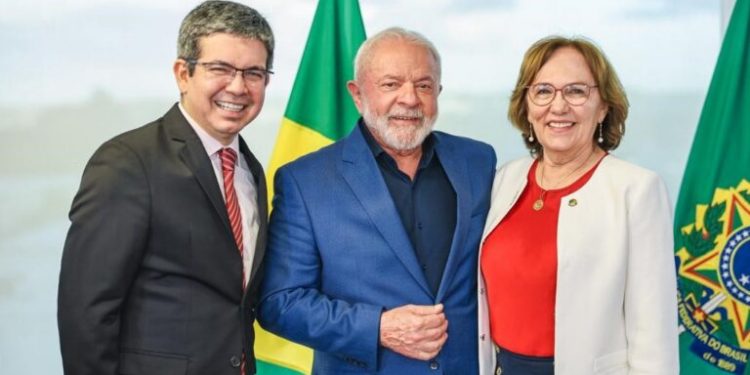 Em encontro com Lula, Zenaide Maia assume vice-liderança do governo