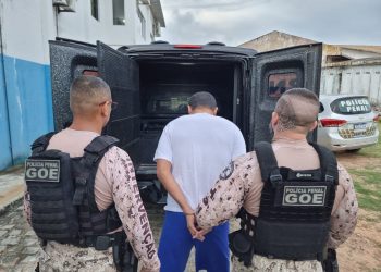 Líder de facção criminosa que ordenou ataques no RN é transferido para Presídio Federal