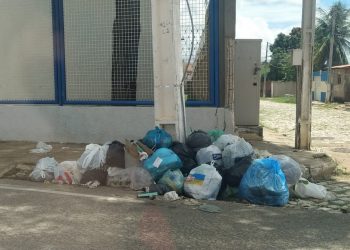 Moradores reclamam da falta da coleta de lixo em diferentes bairros de Mossoró