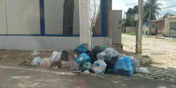 Moradores reclamam da falta da coleta de lixo em diferentes bairros de Mossoró