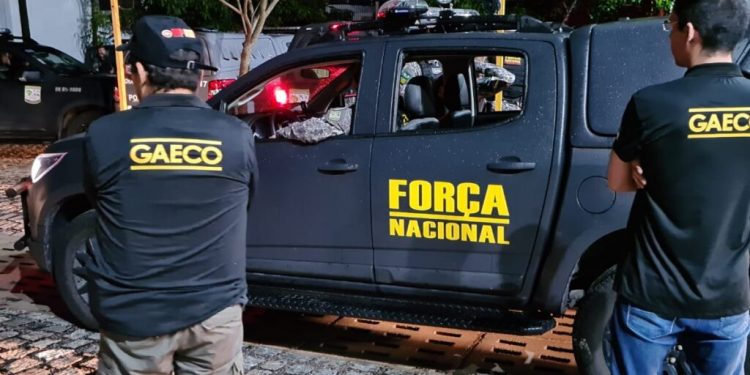 Forças de segurança cumprem 13 mandados de prisão e 26 de apreensão em 10 cidades do RN