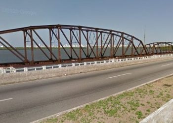 Ponte de Igapó ficou danificada após explosão de bomba, afirmam Crea e Dnit