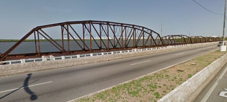 Ponte de Igapó ficou danificada após explosão de bomba, afirmam Crea e Dnit